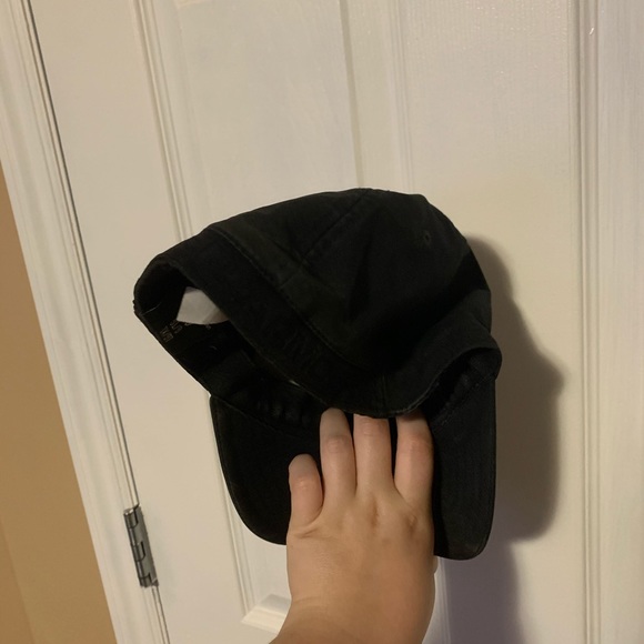 SOLD Under Armour Hat - Picture 2 of 3